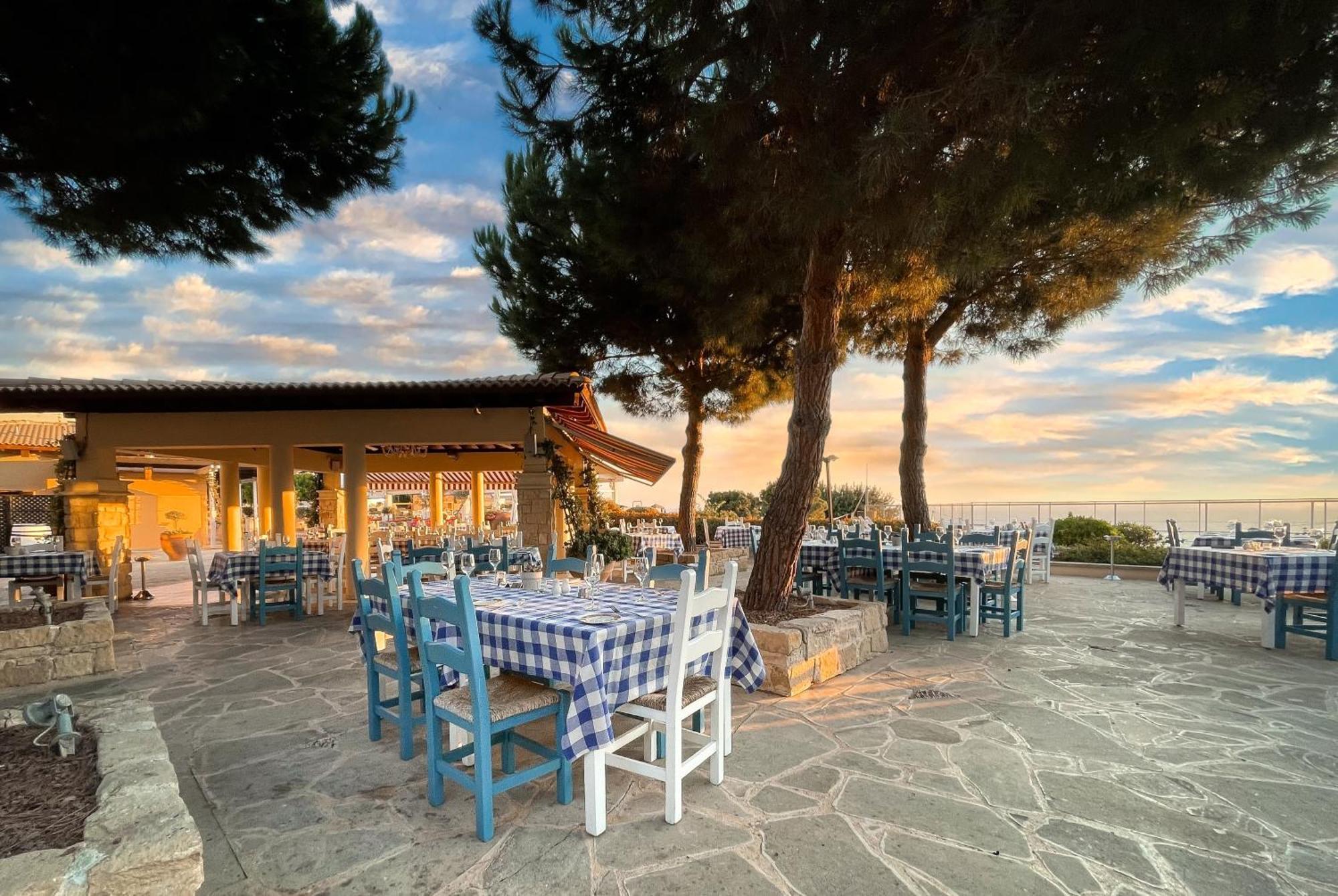 4 Bedroom Villa Helidoni With Private Infinity Pool, Aphrodite Hills Resort Kouklia Eksteriør billede