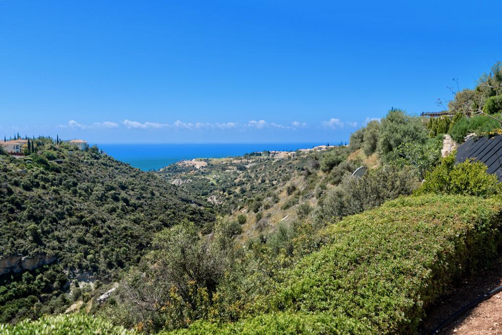 4 Bedroom Villa Helidoni With Private Infinity Pool, Aphrodite Hills Resort Kouklia Eksteriør billede