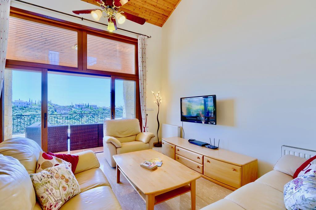 4 Bedroom Villa Helidoni With Private Infinity Pool, Aphrodite Hills Resort Kouklia Eksteriør billede